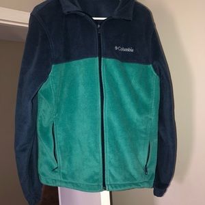 Woman’s Columbia zip up fleece jacket